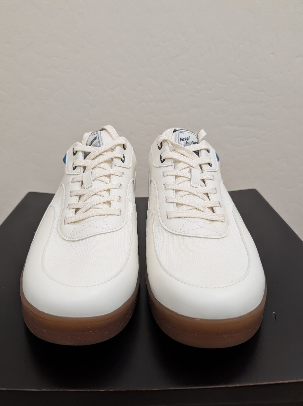 NWT Vessi Men’s Courtside Classic Off-white/Black Sneakers with Gum Sole